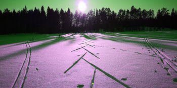 Snö på tjärn